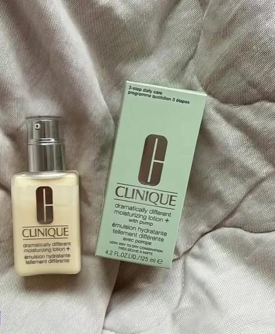 مرطوب‌کننده Clinique | آبرسان عمقی 24 ساعته، ویتامین C+E و هیالورونیک اسید